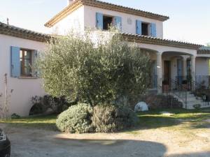 villa T5 à Vidauban au calme proche village  belle provençale récente spacieuse avec prestations